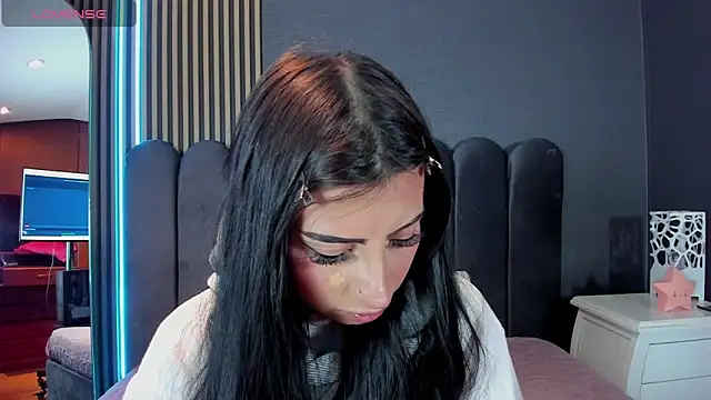 Nicolette ks  online show from July 10, 5:19 am
