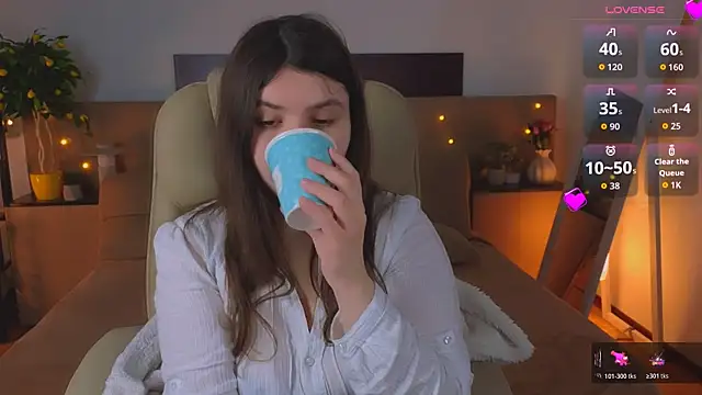 Viola  Shy online show from April 14, 8:31 pm