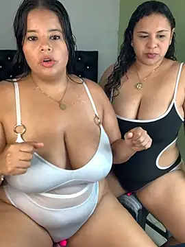 twocurvylatins online show from June 19, 8:56 pm
