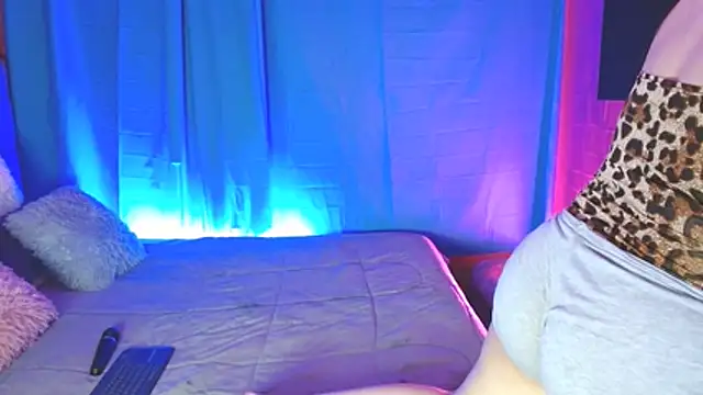 Kerly Lopez online show from November 25, 11:38 pm