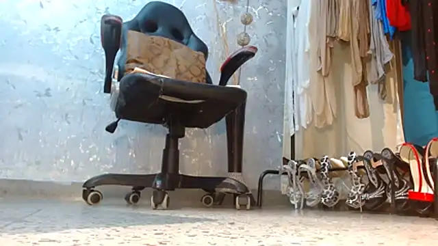 Samantabrown  online show from February 4, 11:24 am