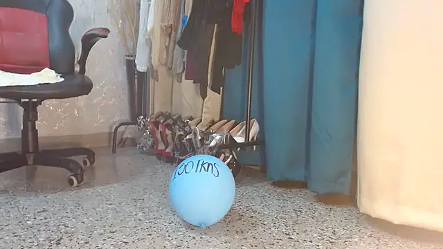 Samantabrown  online show from February 18, 11:20 am