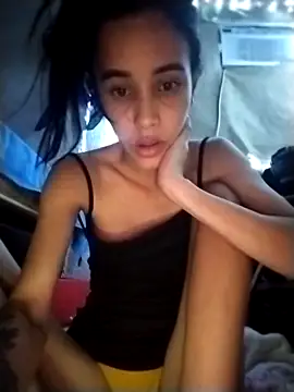 The-quee22 online show from October 2, 5:12 am