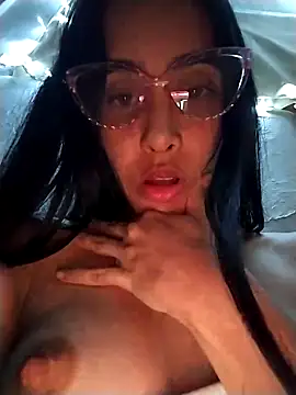 The-quee22 online show from September 14, 5:05 am