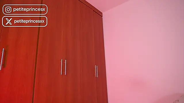 petitevictoria online show from September 27, 10:44 am