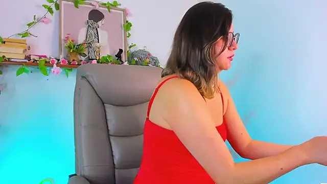 Chanelll Taylorr  online show from February 13, 1:24 pm