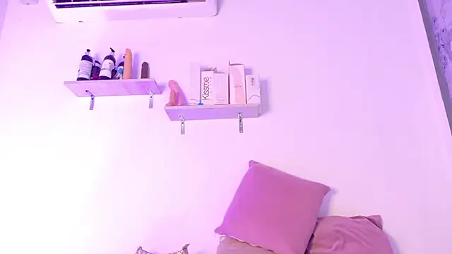 Kim Baker1 online show from October 17, 8:56 pm