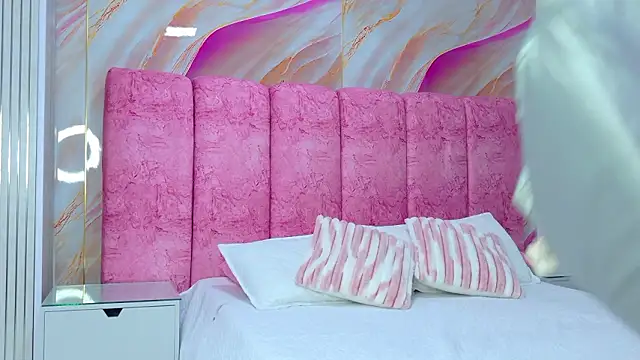 kendal rossi online show from March 10, 12:20 pm