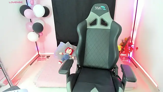 zoesullivan online show from December 2, 10:16 am