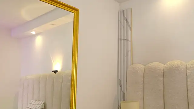 Juliabadlee online show from November 29, 8:24 pm