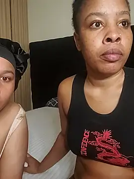 R-thequeen online show from June 10, 2:11 am
