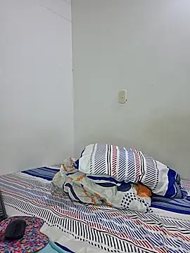 bigboobsrose1 online show from November 18, 12:44 am