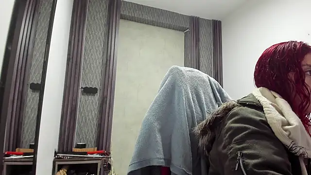 selene red  online show from April 11, 12:50 am