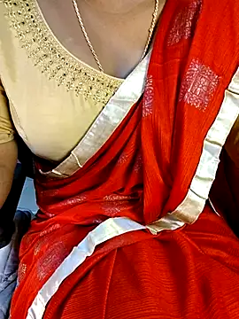 VR here 4U online show from July 18, 8:55 pm