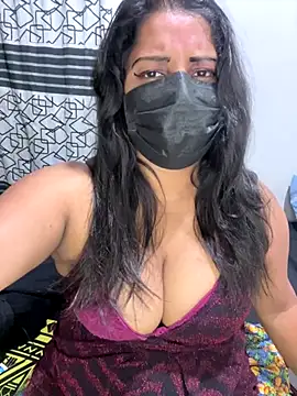 NOORA-GIRL online show from December 13, 9:32 pm