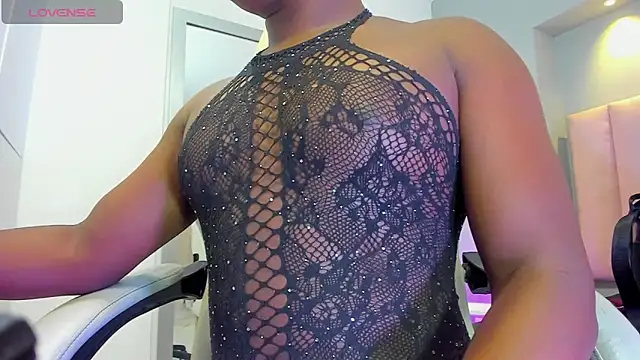 SofiaBrouw online show from October 3, 2:00 pm