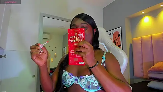 SofiaBrouw online show from September 13, 12:35 pm