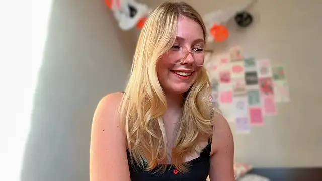 HoneyAudrey online show from October 20, 2:25 am