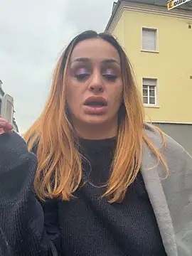 JeSuisUnTapin online show from October 11, 11:36 am