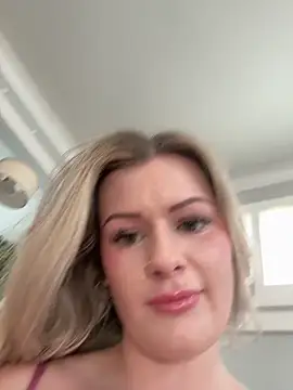 LoveShae  online show from October 2, 9:31 pm