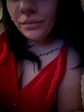 ReynaMuslim online show from November 22, 8:22 pm