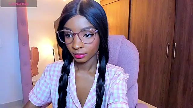 alikahouston4 online show from April 20, 7:44 am