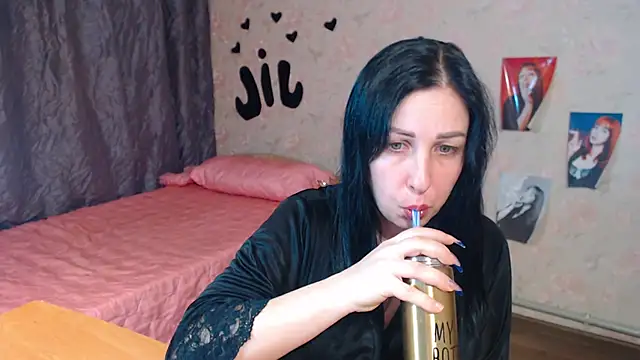 JillStevens online show from November 12, 9:35 pm