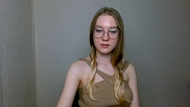 cindi hot online show from December 1, 12:09 pm