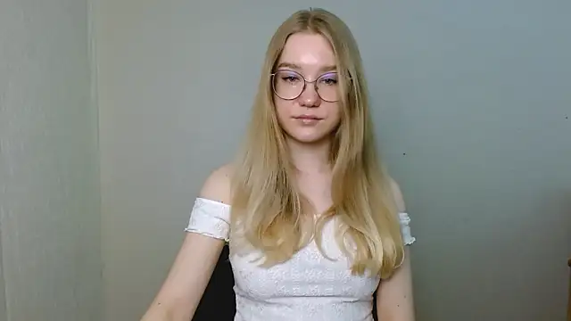 cindi hot online show from March 22, 11:27 am