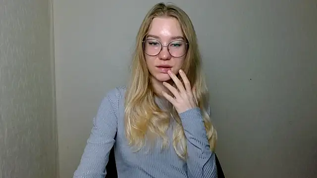 cindi hot online show from November 29, 9:57 am