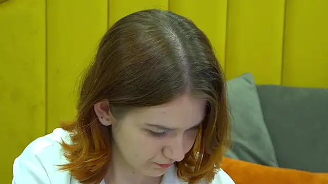 LessySmith online show from April 10, 4:24 pm