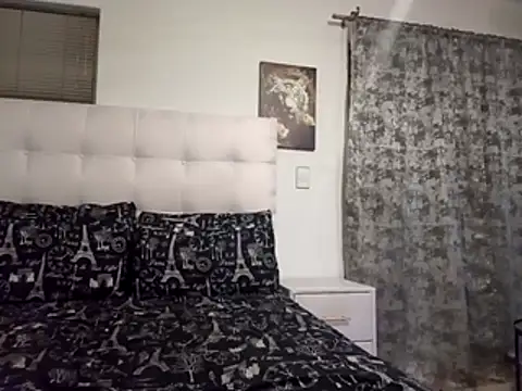 GiantBootyMilf online show from November 29, 12:14 am