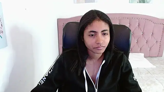 shaneelle online show from October 1, 3:22 am