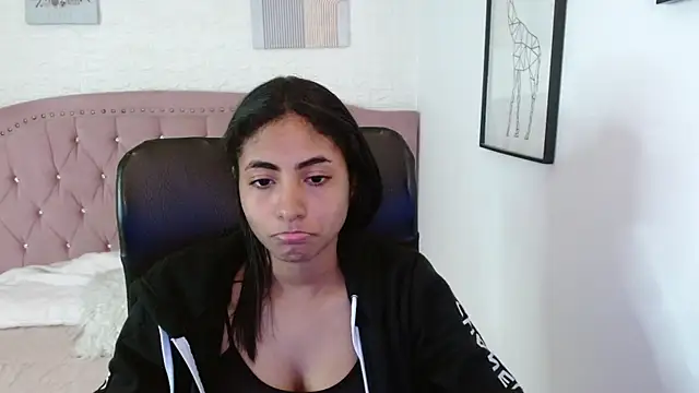 shaneelle online show from November 8, 3:55 am