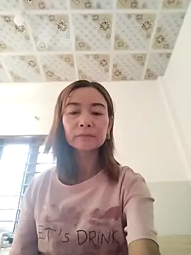 Sexy-ladyboobs20 online show from October 3, 6:07 am