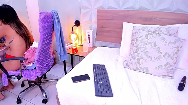 Stacey white  online show from October 4, 8:46 pm