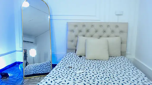 lola red95 online show from November 21, 8:00 pm