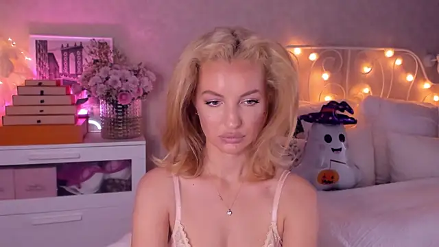 aestetick online show from November 1, 8:29 am