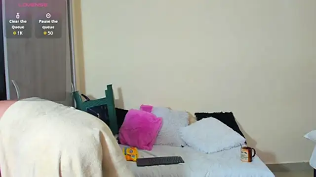 ValeryJohanson  online show from April 7, 6:43 pm