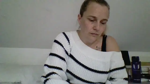 scrummymummy2 online show from March 14, 10:22 pm