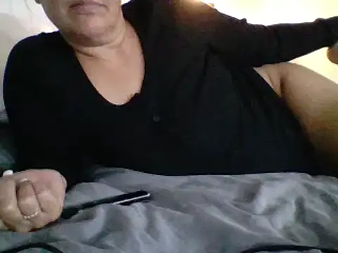 scrummymummy2 online show from November 1, 10:36 pm