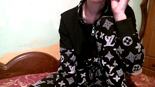 DennisXCaroll online show from November 21, 7:10 am