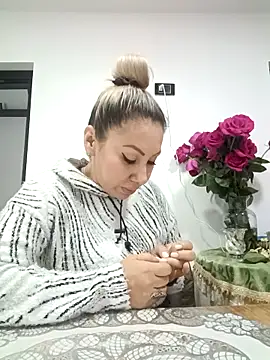 coral smitth online show from October 15, 9:39 pm