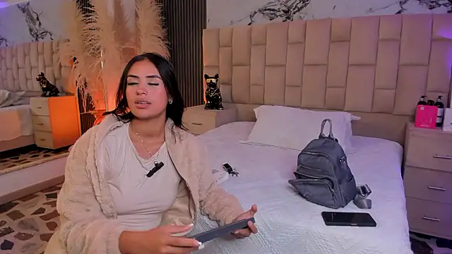 EmmaTorres  online show from February 1, 10:08 pm