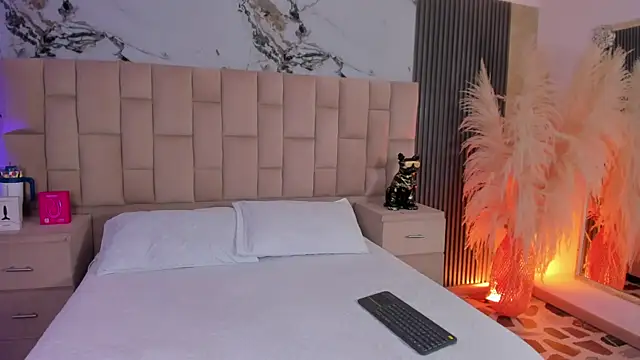 EmmaTorres  online show from March 3, 11:44 pm