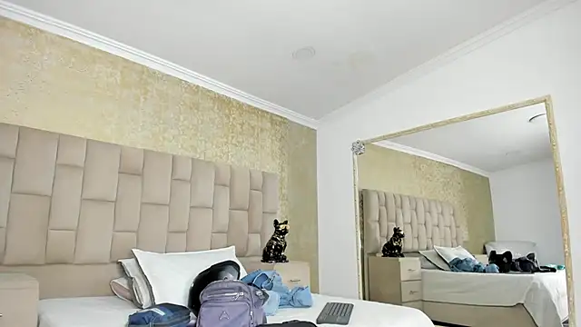 EmmaTorres  online show from September 26, 9:01 pm