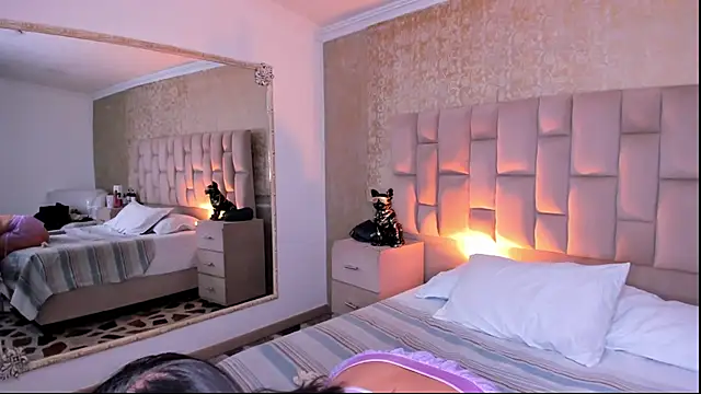 EmmaTorres  online show from September 21, 8:40 pm