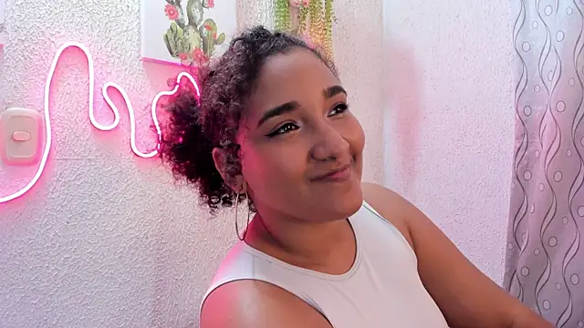 samanthaeliott22 online show from October 17, 5:21 am