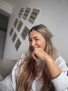 RaquelleDevon online show from March 31, 10:59 am