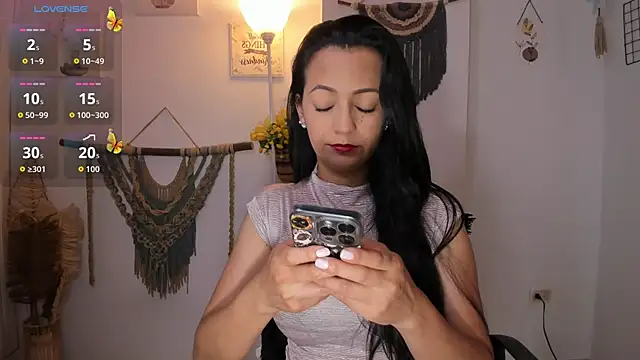 anaruiz  online show from February 13, 9:27 pm